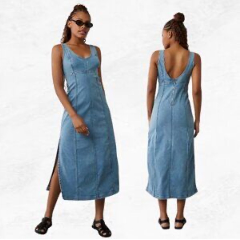 NWT American Eagle Scoop Neck Denim Dress with Side Slits Plus Size 14